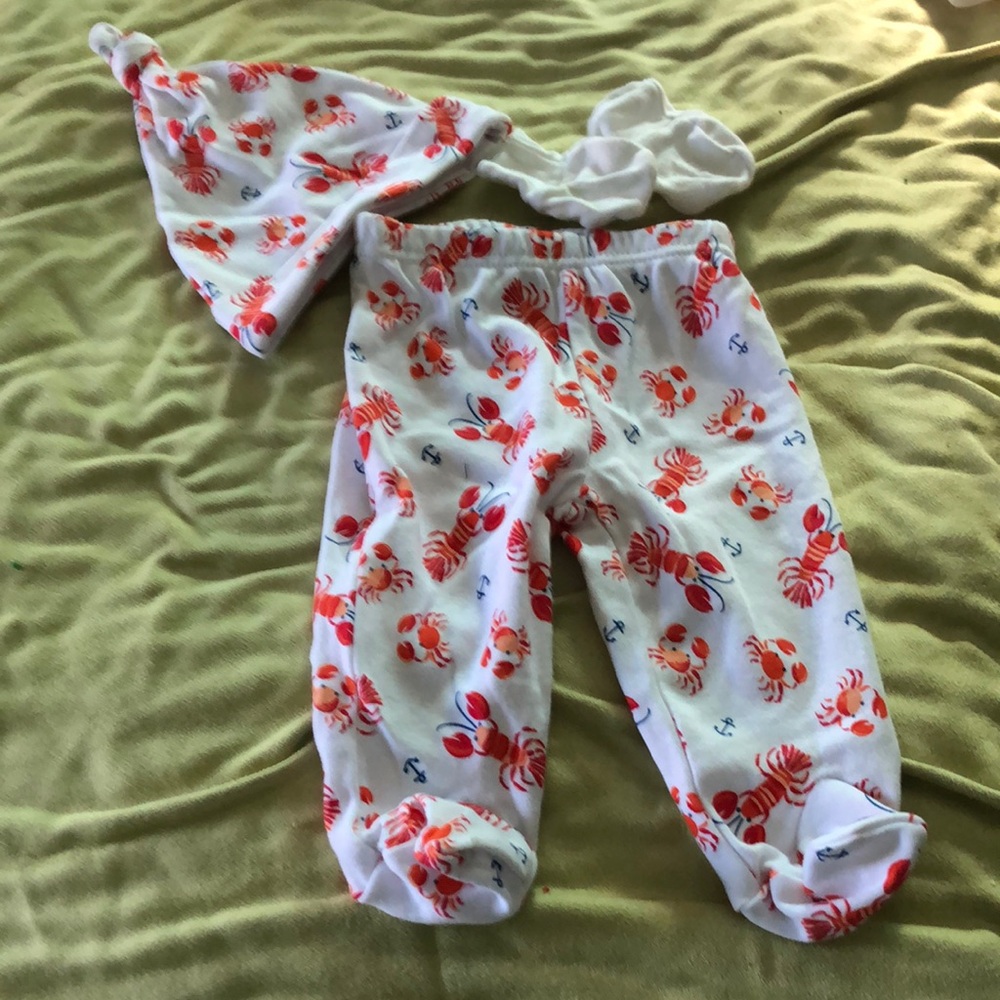 Kyle & Deena lobster 🦞 and 🦀  crab print footed pants, mitts, and hat set 0-3